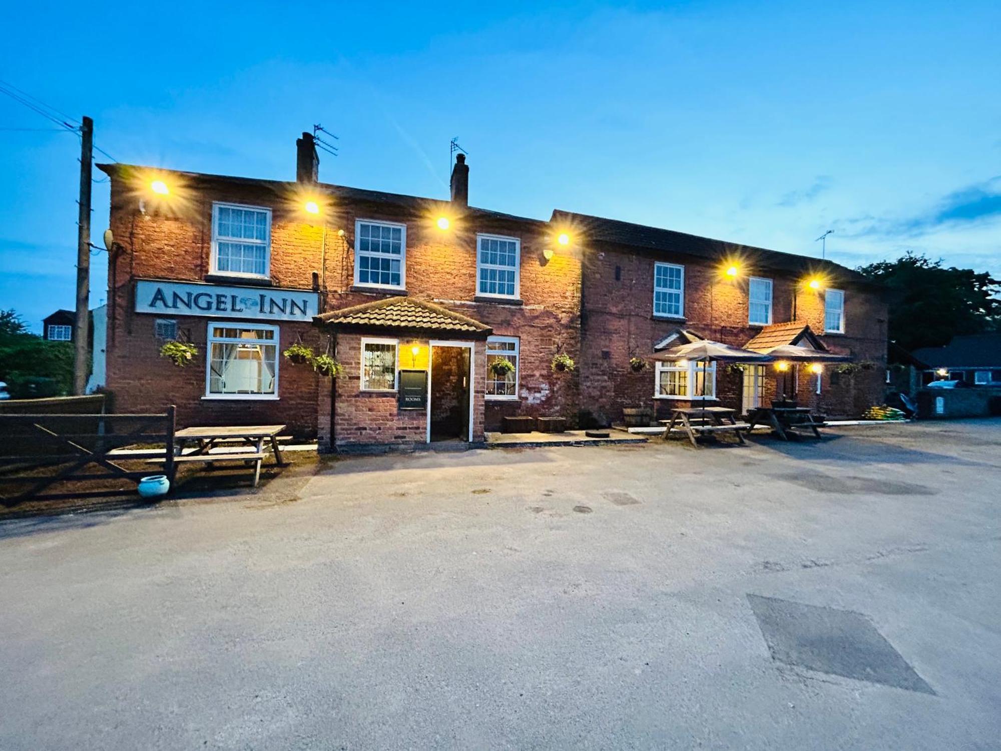 Angel Inn Misson ภายนอก รูปภาพ