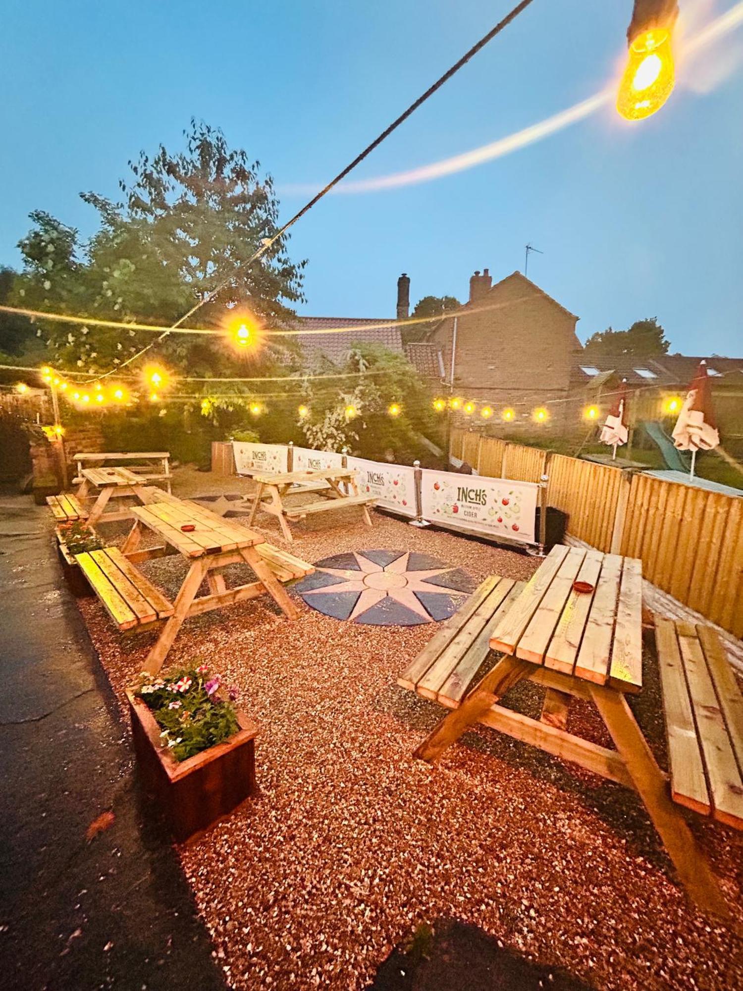 Angel Inn Misson ภายนอก รูปภาพ